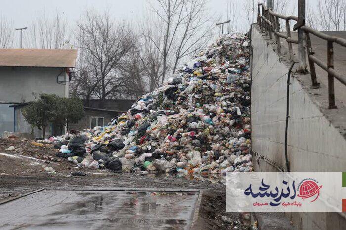 گلایه مردم از تعلل در جمعآوری زبالههای خانگی در شهر بابل