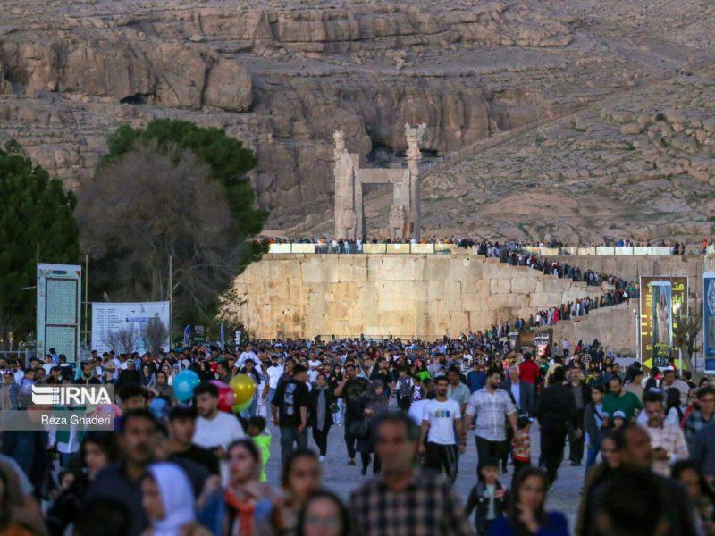 استاندار: فارس مهیای استقبال از میهمانان نوروزی است