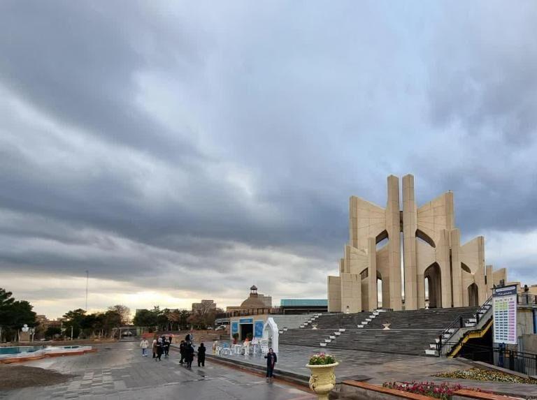 مقبره الشعرای تبریز آماده استقبال از گردشگران نوروزی است