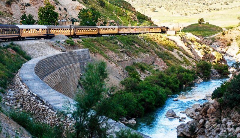 کاهش استقبال واحدهای تولیدی از حمل‌ و نقل ریلی لرستان