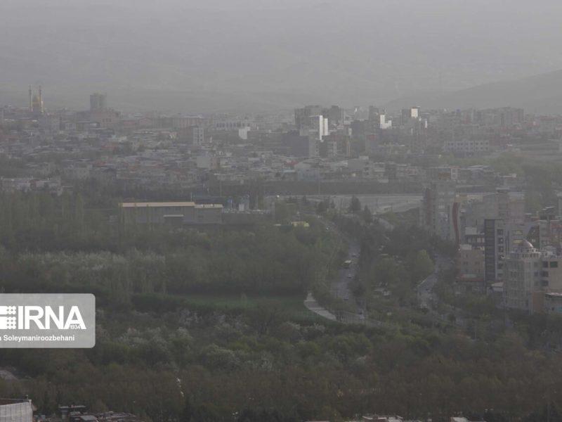 آلودگی هوا در بروجرد دید افقی را به سه کیلومتر کاهش داد