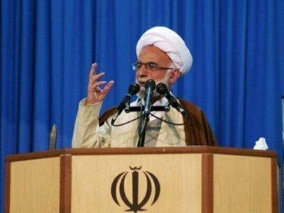 امام جمعه اراک: ارتش جمهوری اسلامی پاره تن ملت است 