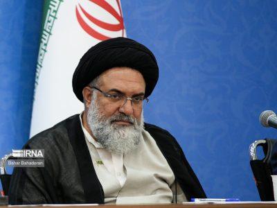 تاکید امام جمعه یاسوج بر ضرورت ارتقای فرهنگ کار و حذف واسطه‌ها میان کارگران و دولت