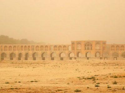 تداوم کاهش کیفیت هوای اصفهان به دلیل گرد و غبار تا جمعه