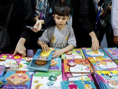 «شیوه نوشتن» و «نوع روایت» در ادبیات کودک باید تغییر کند