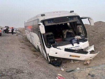 تصادف اتوبوس و تریلی در جاده کهورستانِ هرمزگان هفت مجروح برجا گذاشت