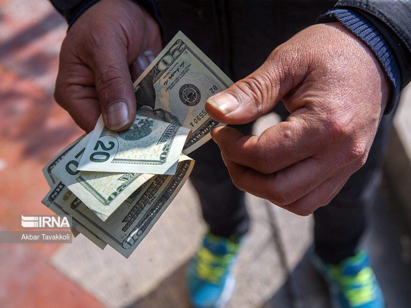 دستگیری دلال دلار خیابان جمهوری تهران