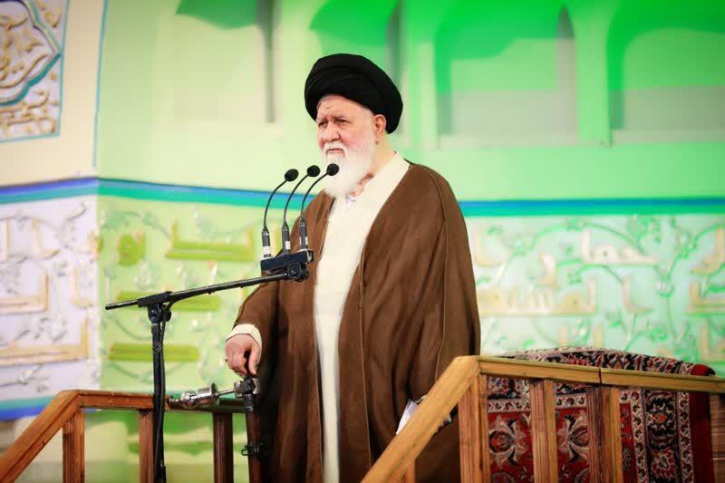 امام جمعه مشهد: شرطی‌سازی اقتصاد کشور با مذاکرات عواقب منفی دارد