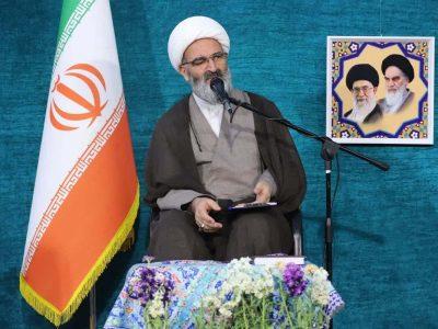 نماینده ولی فقیه در سمنان: فرآیند صدور مجوز کسب و کار تسهیل شود