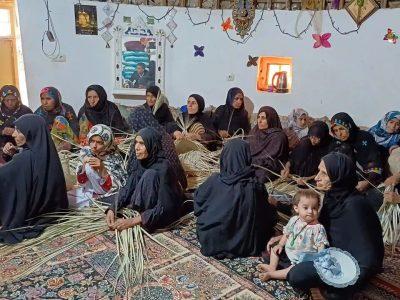 پیگیری بیمه بانوان بافنده جنوب کرمان در شهر ملی حصیربافی