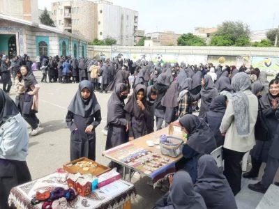 بازارچه‌ کسب و کار دانش‌آموزی در ۱۲۰ مدرسه گنبدکاووس برپا شد