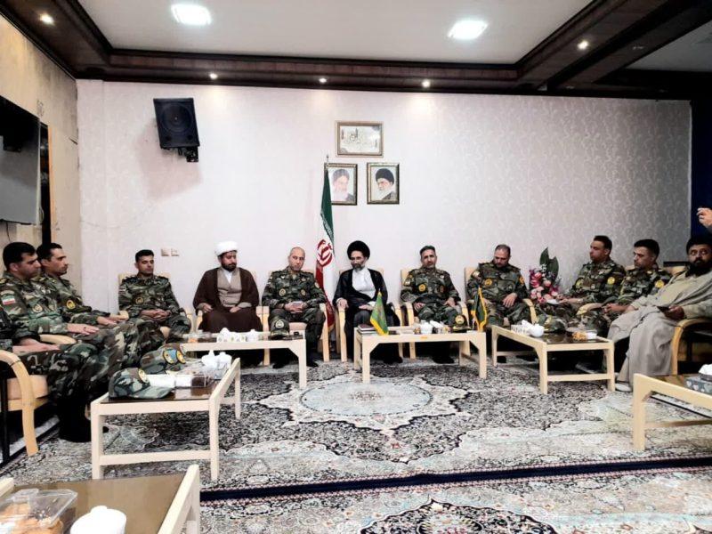 امام جمعه کاشان: نیروهای نظامی بازوان پرتوان ولایت هستند