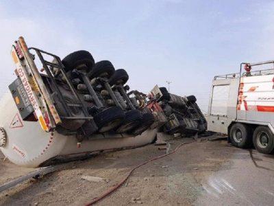 واژگونی نفت‌کش در شهربابک/ انسداد جاده رفع می‌شود