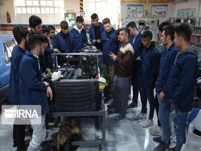 کردستان فاقد هنرستان‌ جوار صنعت است؛ افزایش هفت همت منابع بانکی استان
