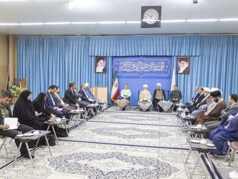 امام جمعه یزد: از تاثیرات فضای مجازی بر جامعه غافل نشویم