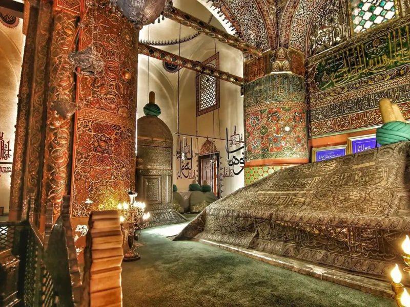 هم‌نوایی غزلیات مولانا با مقبره مولوی در قونیه