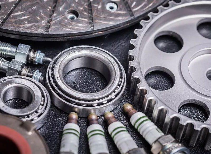 انهدام باند جعل و تولید محصولات تقلبی شرکت‌های خودرویی در شهریار