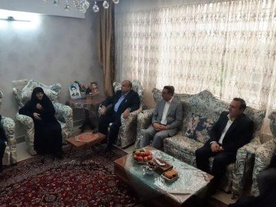 فیلم| دیدار معاون رییس‌جمهور با خانواده شهیدان کبیری در قزوین