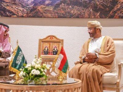 وزیرخارجه سعودی به عمان رفت