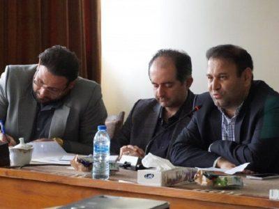کنار گذاشتن نخبگان از عرصه حل مشکلات موجب ناکارآمدی می‌شود