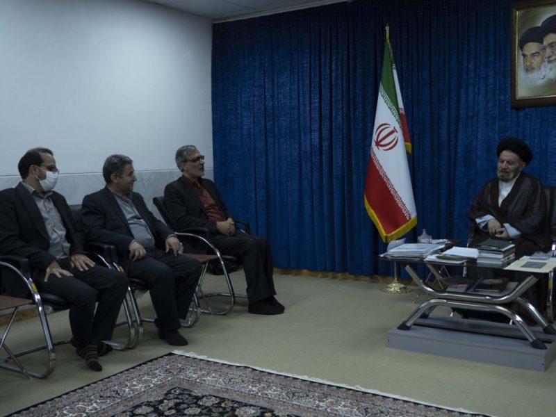 پرهیز از تهران زدگی و سیاست زدگی از رویکردهای جدید ایرناست
