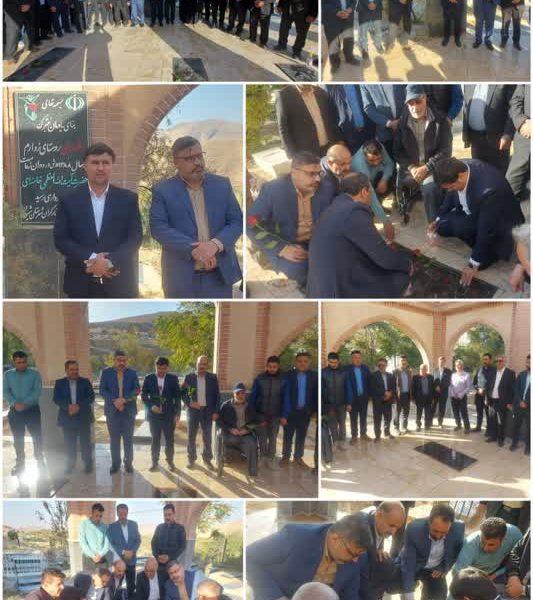 🔻عطرافشانی گلزار شهدای والامقام روستای زوارم از توابع بخش مرکزی شهرستان شیروان به مناسبت ((هفته دفاع مقدس)) برگزار شد.