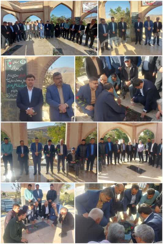 🔻عطرافشانی گلزار شهدای والامقام روستای زوارم از توابع بخش مرکزی شهرستان شیروان به مناسبت ((هفته دفاع مقدس)) برگزار شد.