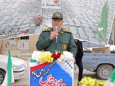 عطرافشانی گلزار شهدای شیروان به مناسبت هفته دفاع مقدس