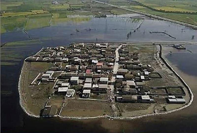 فرماندار اوز: تلاش ها برای خروج روستای کهنه از محاصره سیل ادامه دارد