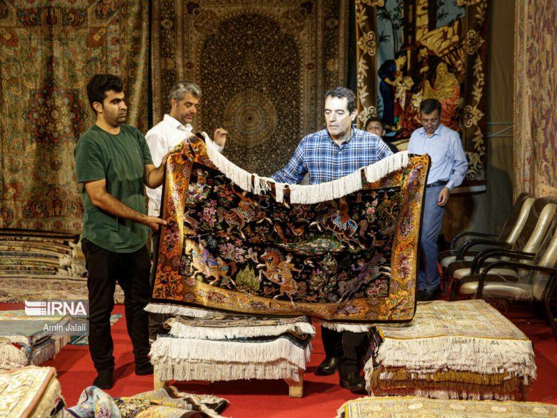 معرفی ظرفیت صنعت فرش ۱۶ استان در نمایشگاه بینالمللی اراک