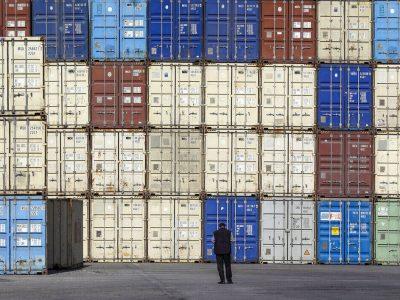 سقف محدودیت کارت بازرگانی در واردات از محل ارز اشخاص برداشته شد