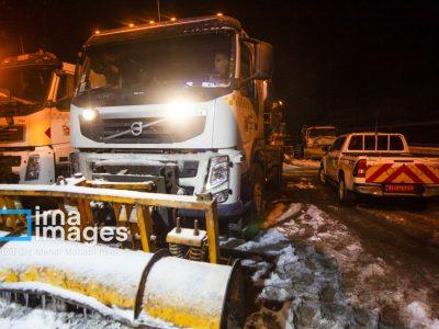 جاده ششتمد بردسکن بر اثر بارش برف و کولاک مسدود شد