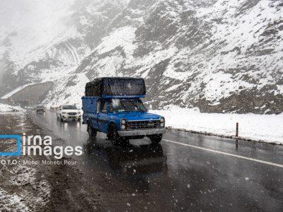 گردنههای خراسانشمالی برفی و مهآلود است