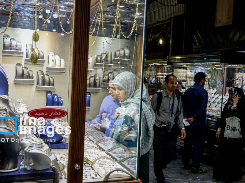 کاهش همزمان بهای اونس جهانی طلا و دلار در بازار تهران/قیمت فلز زرد در سراشیبی نزول