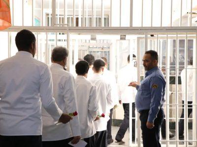 آزادی ۱۳ زندانی جرائم غیرعمد در قم با مشارکت آستان قدس رضوی و گذشت شاکیان