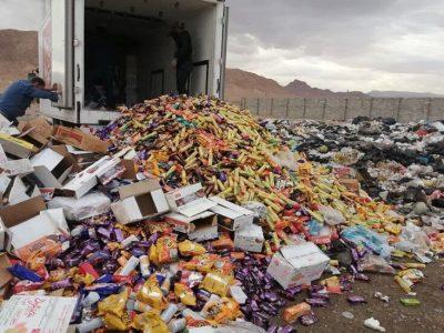 ۱۰ تن مواد غذایی فاسد در سنندج معدوم شد