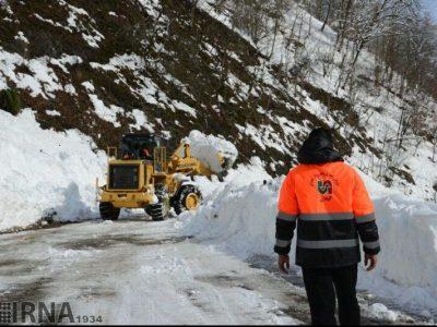 استقرار کامل نیروها و ماشینآلات راهداری در محورهای خوزستان
