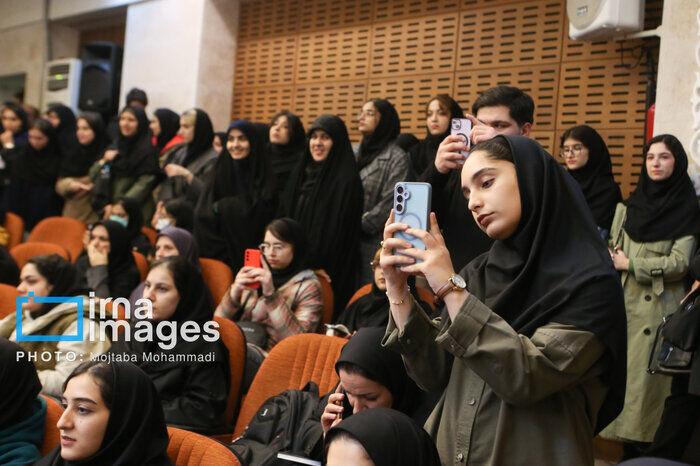 آیا دینداری در نسل Z کاهش یافته است؟