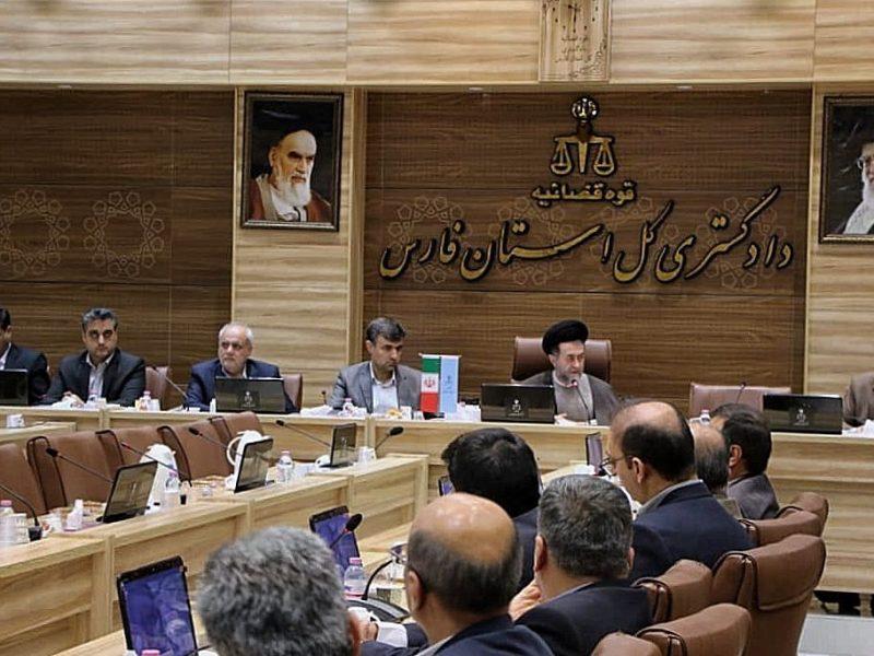 هموار سازی مسیر اداری و کاستن از بروکراسی، بهترین حمایت از سرمایه گذاران در فارس