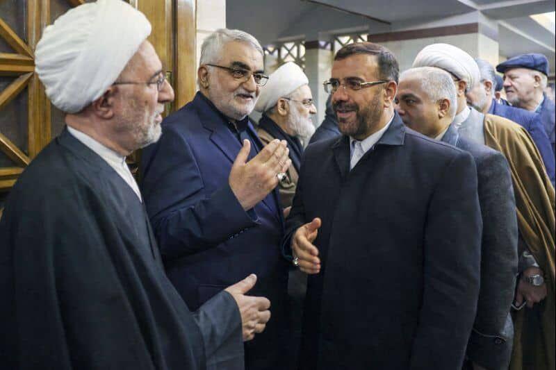حضور استاندار فارس در مراسم ترحیم اشرف بروجردی