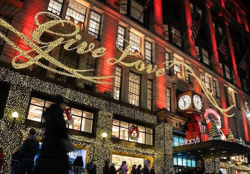 کریسمس سرد اقتصاد آمریکا؛ کاهش اعتماد مردم به دولت ترامپ درباره تورم