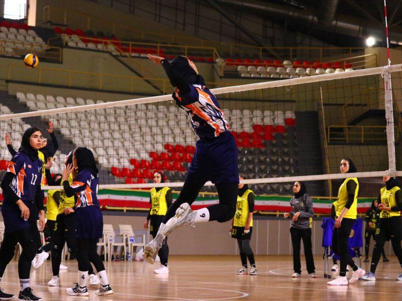 والیبال برتر بانوان؛ شکست مهرگان شیراز در نبرد پنج گیمی با ملوان تهران 