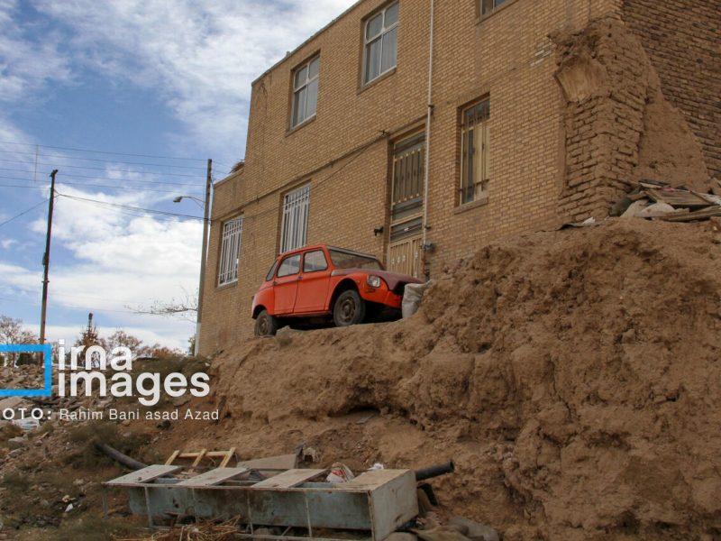 تهدید خاموش، بیخ گوش کرمان