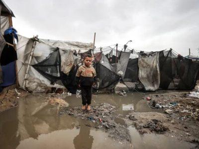 ۹۰۰ هزار آواره فلسطینی درگیر با مشکلات ناشی از سرمای هوا و ادامه محاصره صهیونیستی