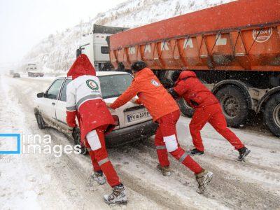 بارش برف و باران در ۱۸ استان/ ترافیک سنگین در آزادراه قزوین–کرج