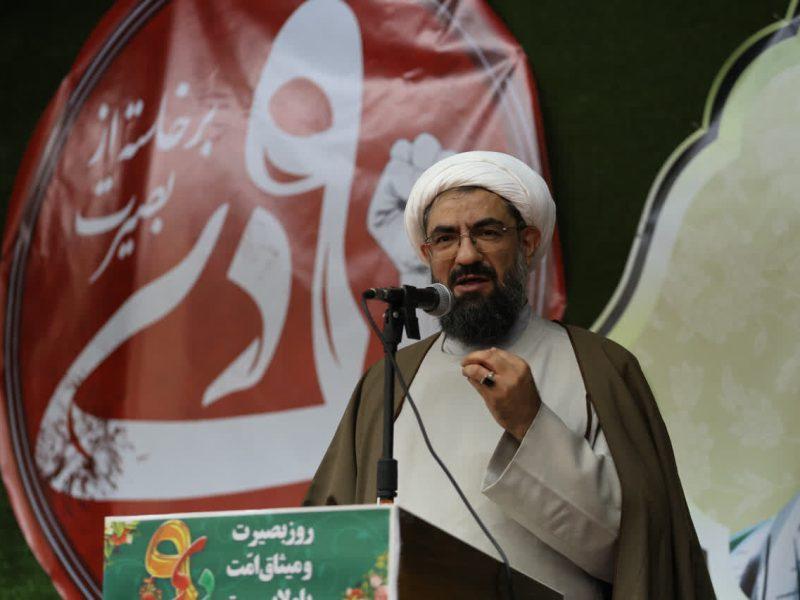 امام جمعه همدان: مسوولان در میدان جنگ اقتصادی با بصیرت و شجاعت عمل کنند