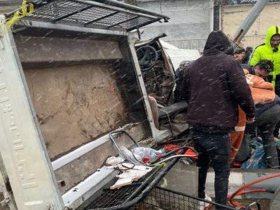 نجات دو سرنشین محبوس شده در خودروی تصادفی/ دستگیری شکارچیان غیرمجاز دماوند