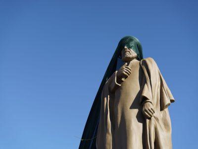 فیلم/ رونمایی از تدیس شهید آیتالله رئیسی در اردبیل