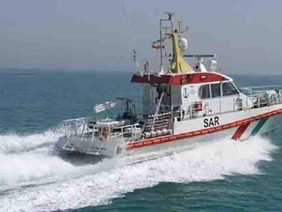 نجات جان ۱۱ گردشگر در آبهای جزیره کیش