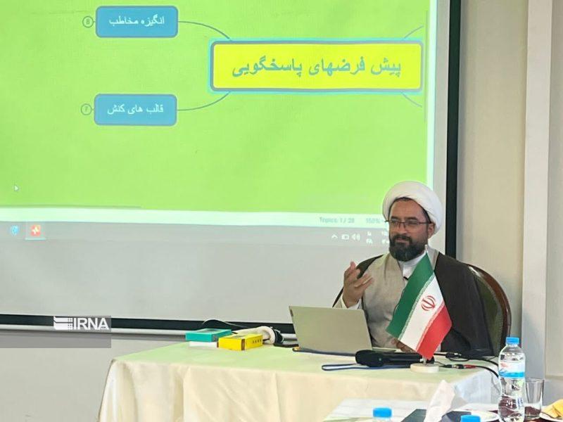 فضای مجازی تهدید نیست بلکه فرصتی برای تعمیق ایمان نسل جوان است